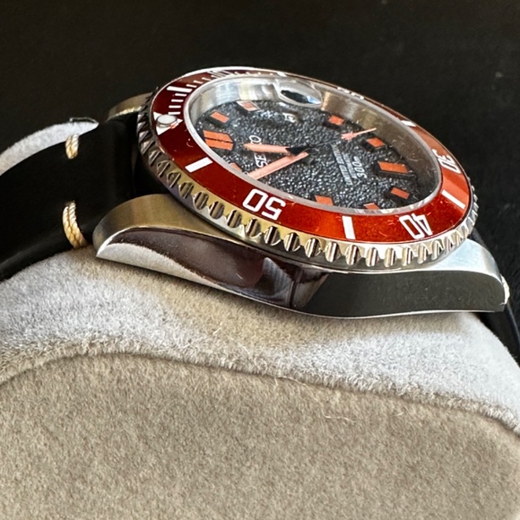 Seiko Limited Edition Orange and Black Watch - Picture 4 of 5